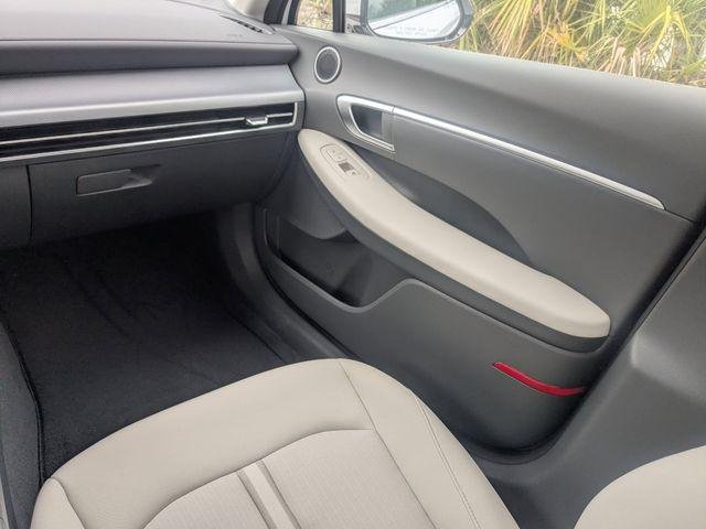 New 2026 White Hyundai SEL Sport image 15