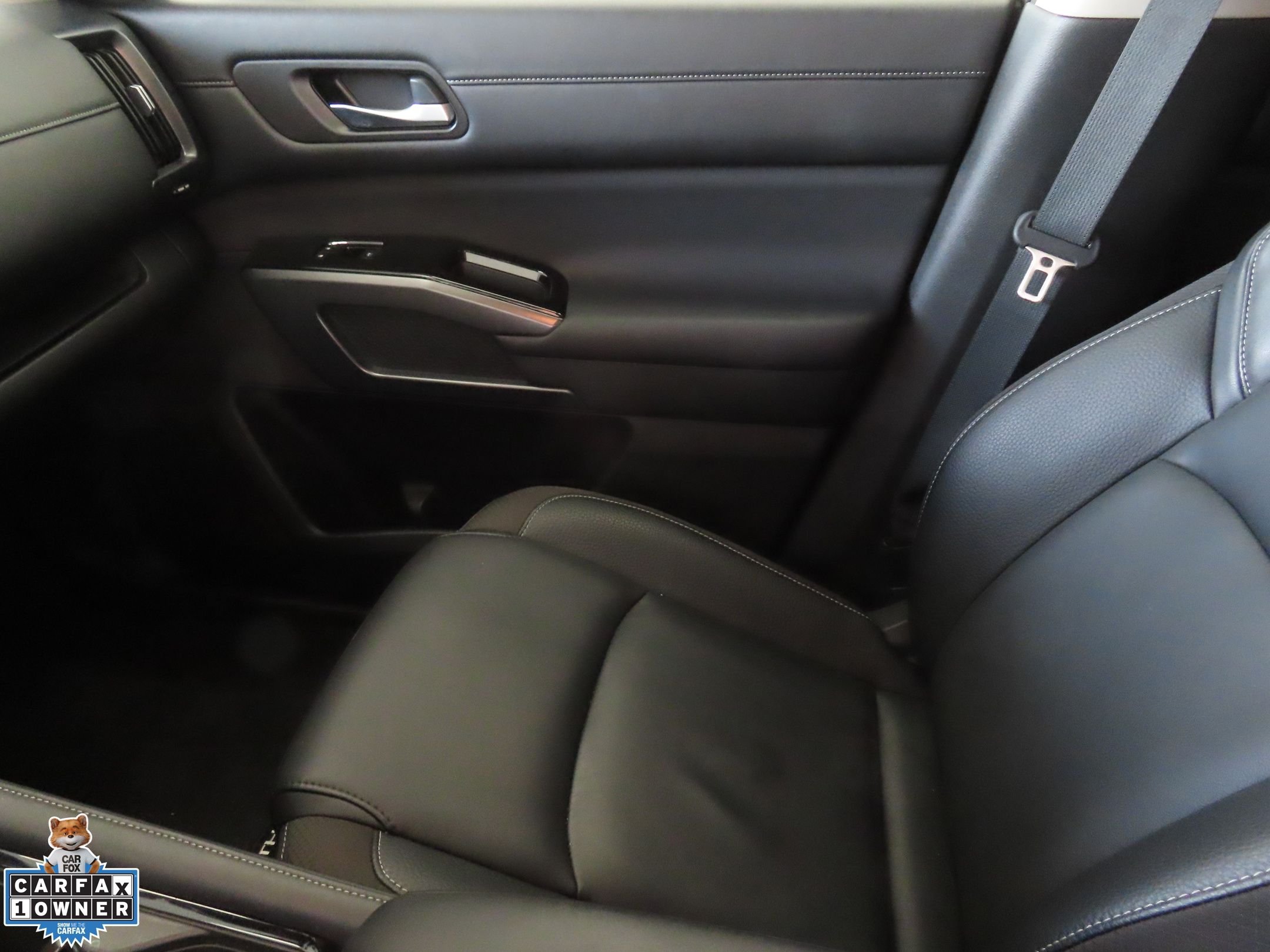 Used 2025 Silver Nissan SL image 21