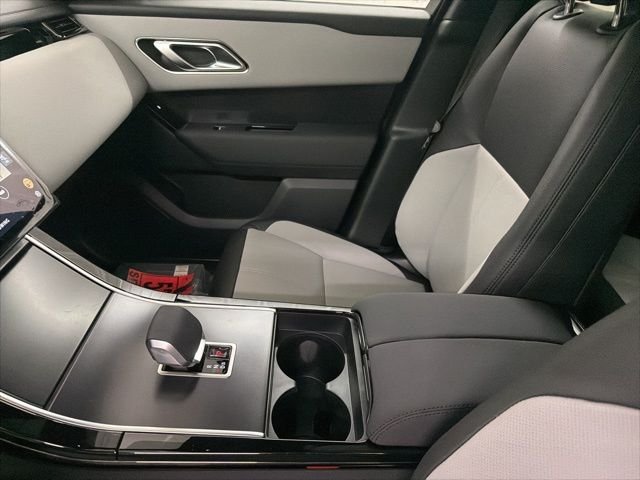 New 2026 Arroios Grey Land Rover Dynamic SE image 37