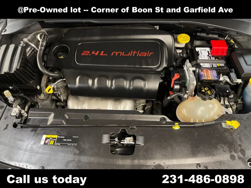 Used 2022 Gray Jeep Limited image 4