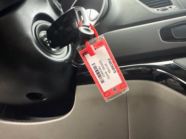 Used 2015 White Kia LX image 31