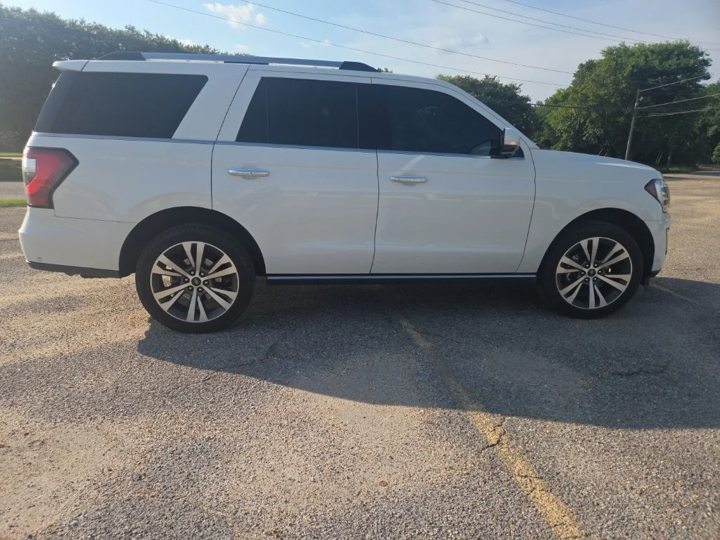 Used 2021 White Metallic Ford Limited image 9