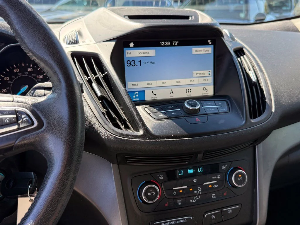 Used 2018 Ingot Silver Ford SEL image 18