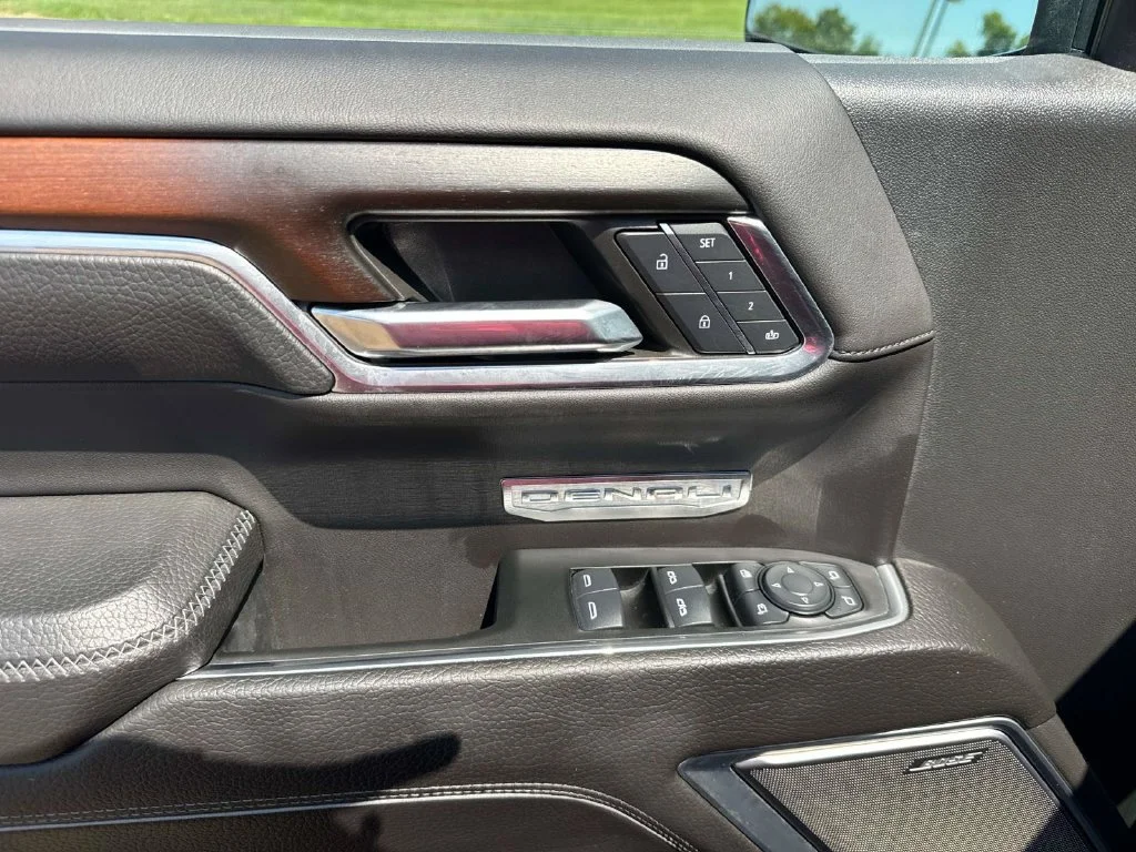 Used 2024 Black GMC Denali image 31