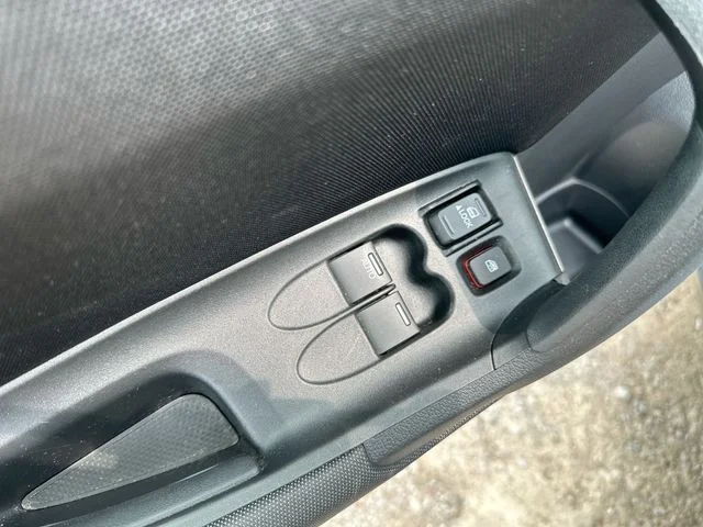 Used 2015  Honda Base image 23