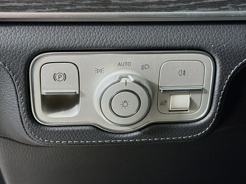 New 2026 White Mercedes-Benz GLE 53 AMG® image 10