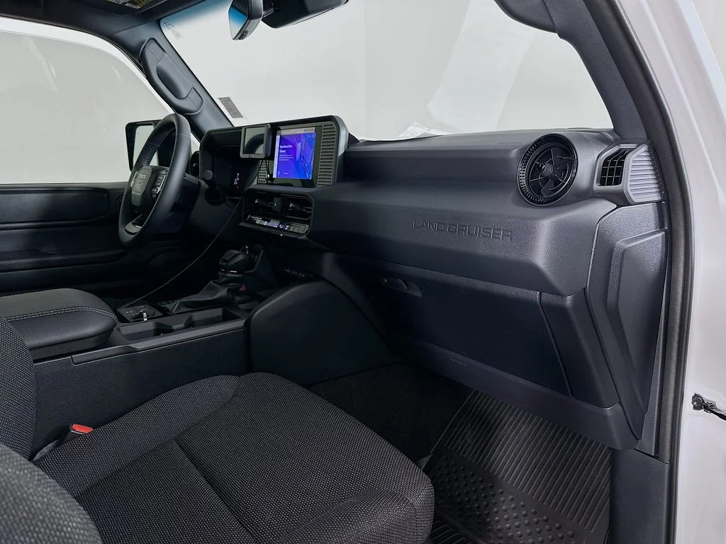 Used 2025 Ice Cap Toyota 1958 image 30