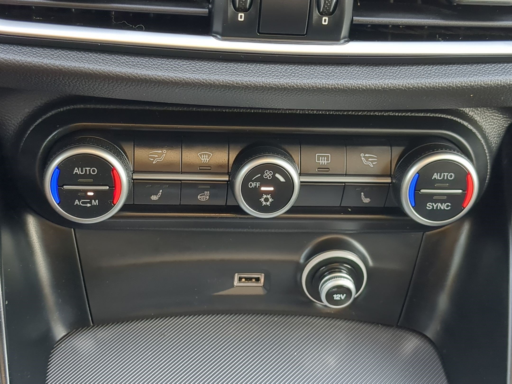 Used 2018 Black Alfa Romeo AWD image 21
