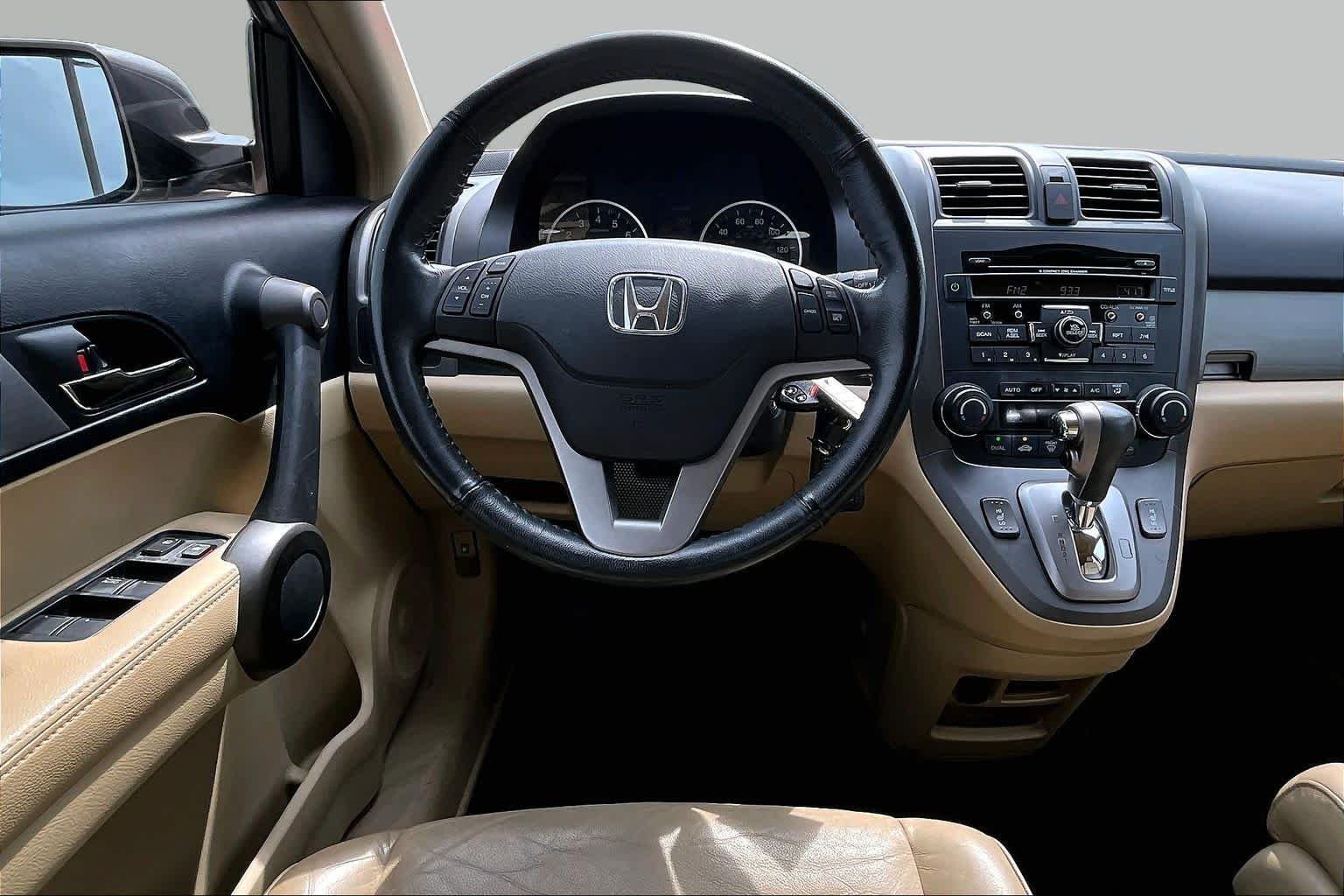 Used 2011 Polished Metal Metallic Honda EX-L image 5