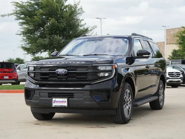 Used 2025 Black Ford Active image 3