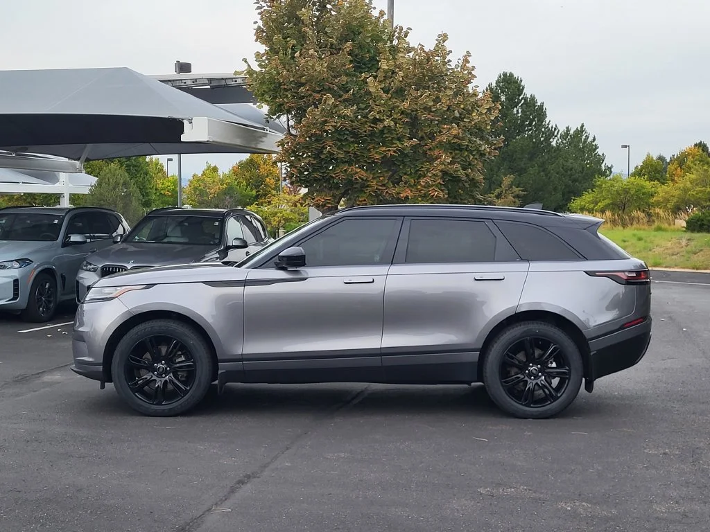 Used 2023  Land Rover S image 7