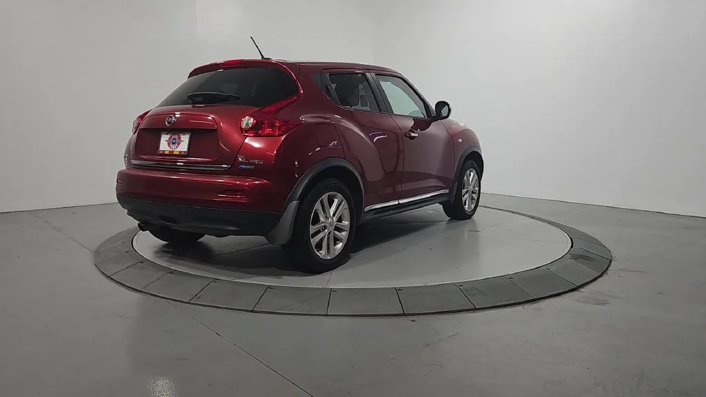 Used 2013 Red Nissan SL image 5