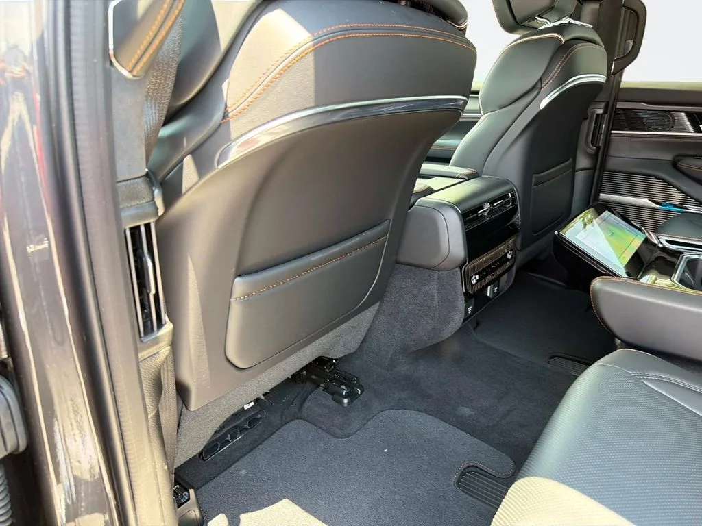 New 2026 Baltic-Gray Metallic Clear-Coat Exterior Paint Jeep Summit image 13