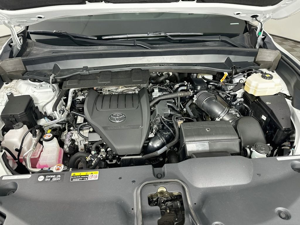 Used 2024 Pearl Toyota MAX Platinum image 34