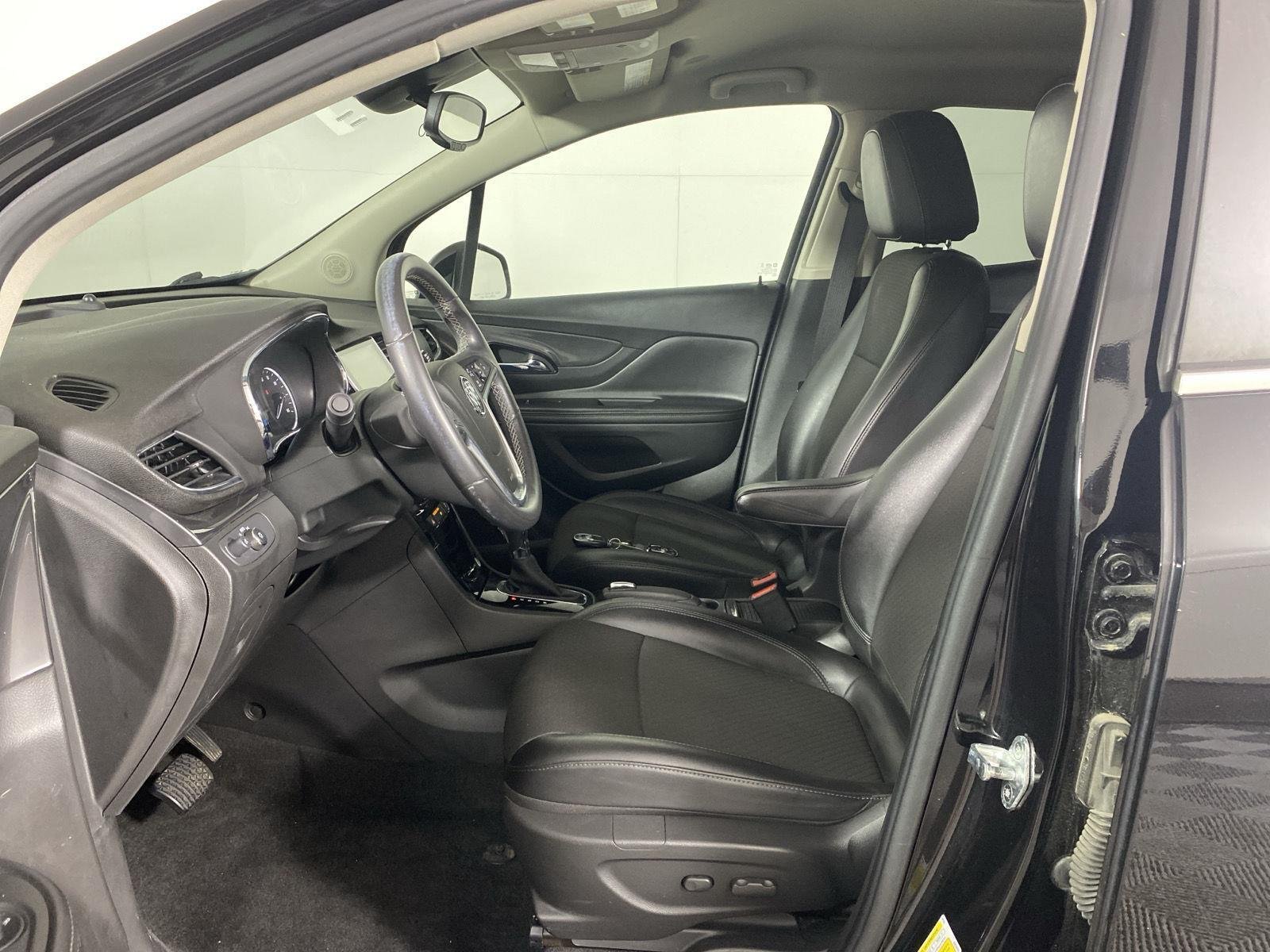 Used 2020 Ebony Twilight Metallic Buick Preferred image 12