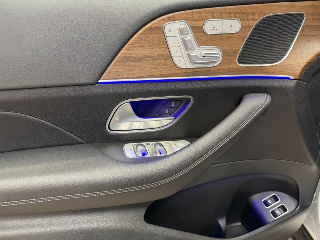 2025 Mercedes-Benz GLE GLE450E - Photo 8