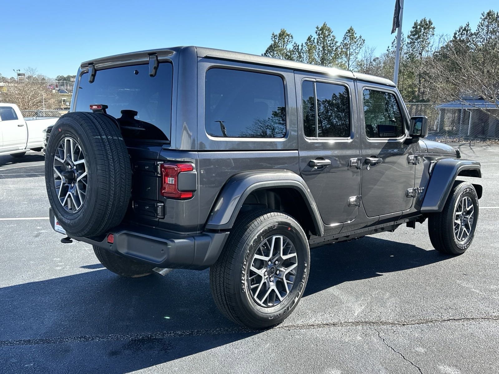 2025 Jeep Wrangler 4-Door Sahara - Photo 8