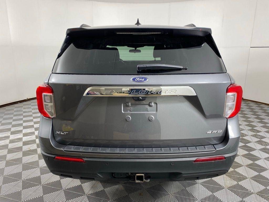 Used 2023 Gray Metallic Ford XLT image 9