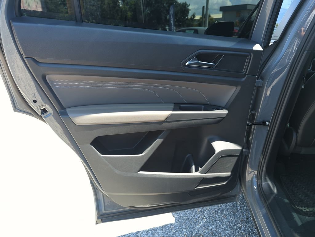 Used 2023 Gray Volkswagen 3.6L V6 SEL R-Line image 29