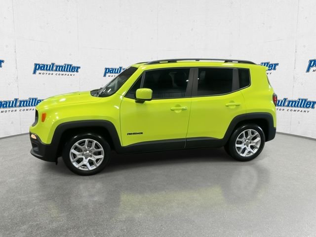 Used 2017 Hypergreen Clearcoat Jeep Latitude image 6