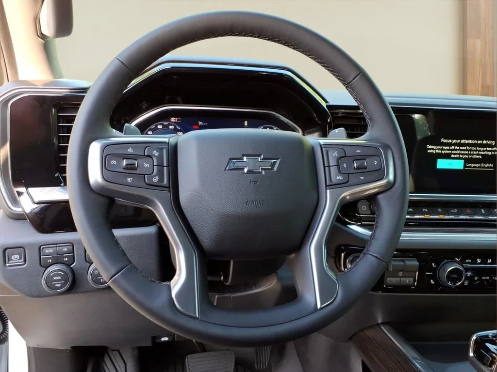 New 2026 Summit White Chevrolet RST image 3