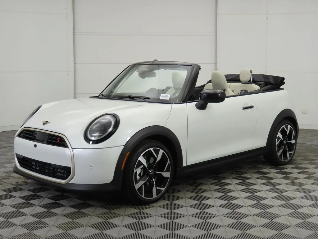 2026 MINI Convertible Cooper S's photo