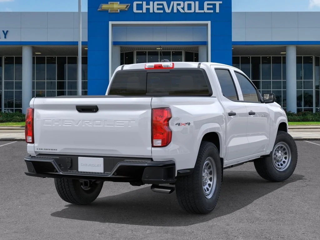 New 2026 Summit White Chevrolet WT image 4