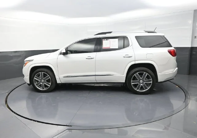 Used 2018 White GMC Denali image 4