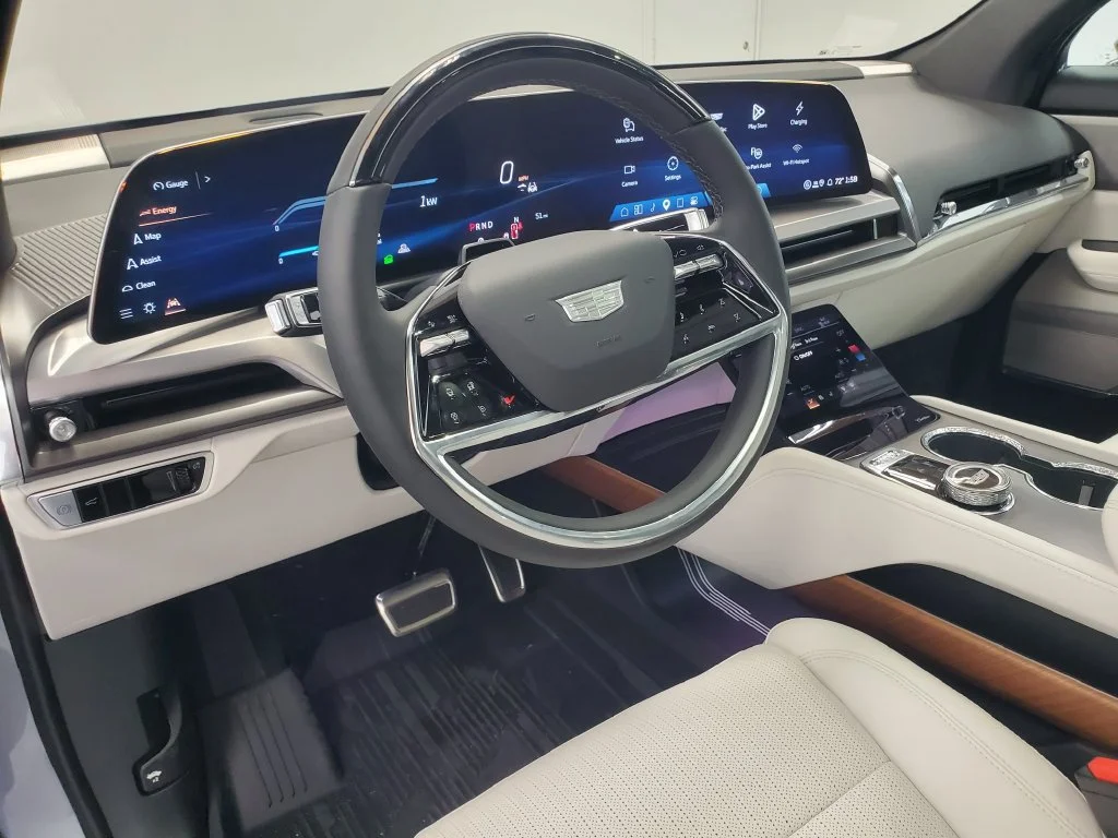 2027 Cadillac VISTIQ Sport - Photo 6