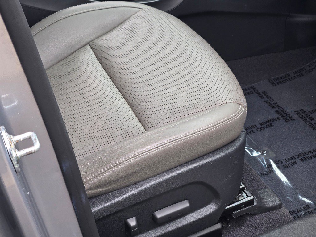 Used 2016 Frost Hyundai Limited image 6