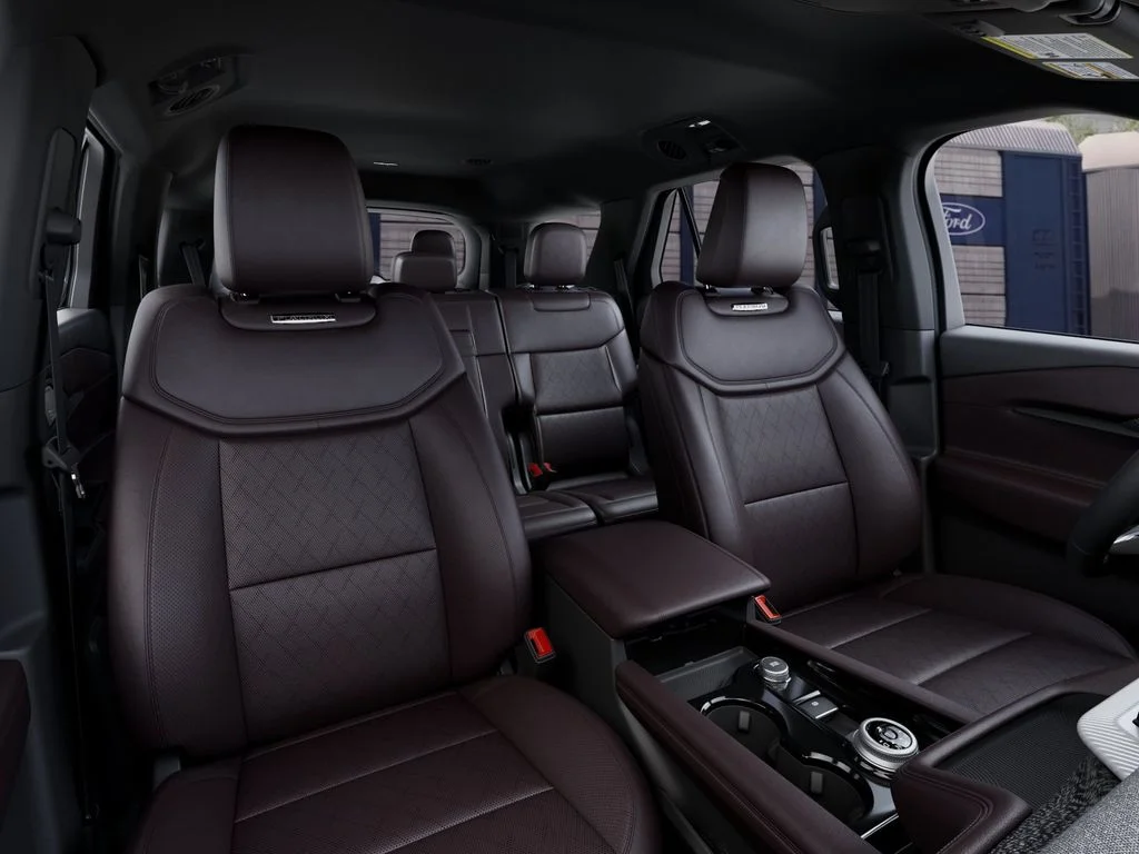 New 2027 Star White Metallic Tri-Coat Ford Platinum™ image 11