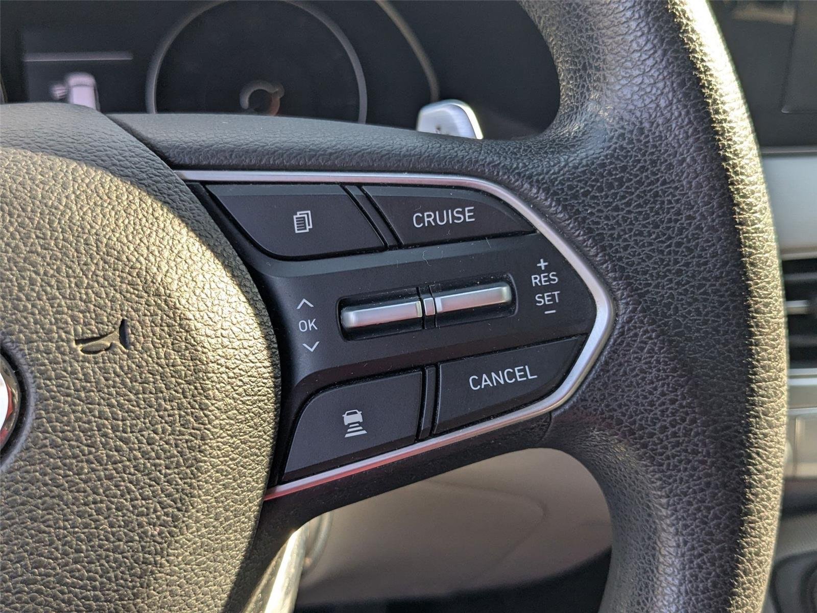 Used 2021 Hyper White Hyundai SE image 18