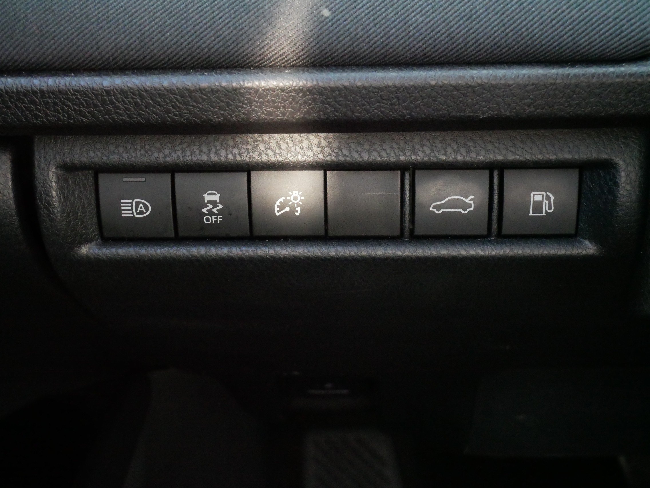 Certified Used 2025 UNDERGROUND Toyota LE image 27