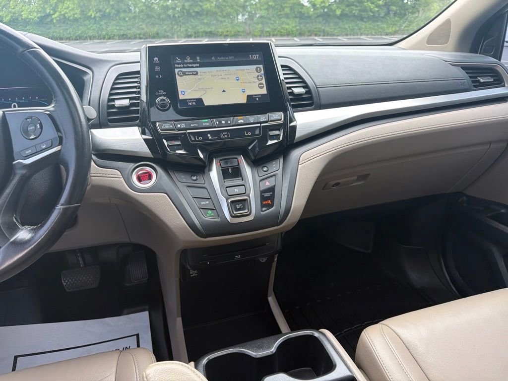 Used 2019 White Diamond Pearl Honda EX-L image 16
