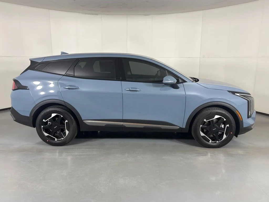 New 2027 Heritage Blue Kia S image 9