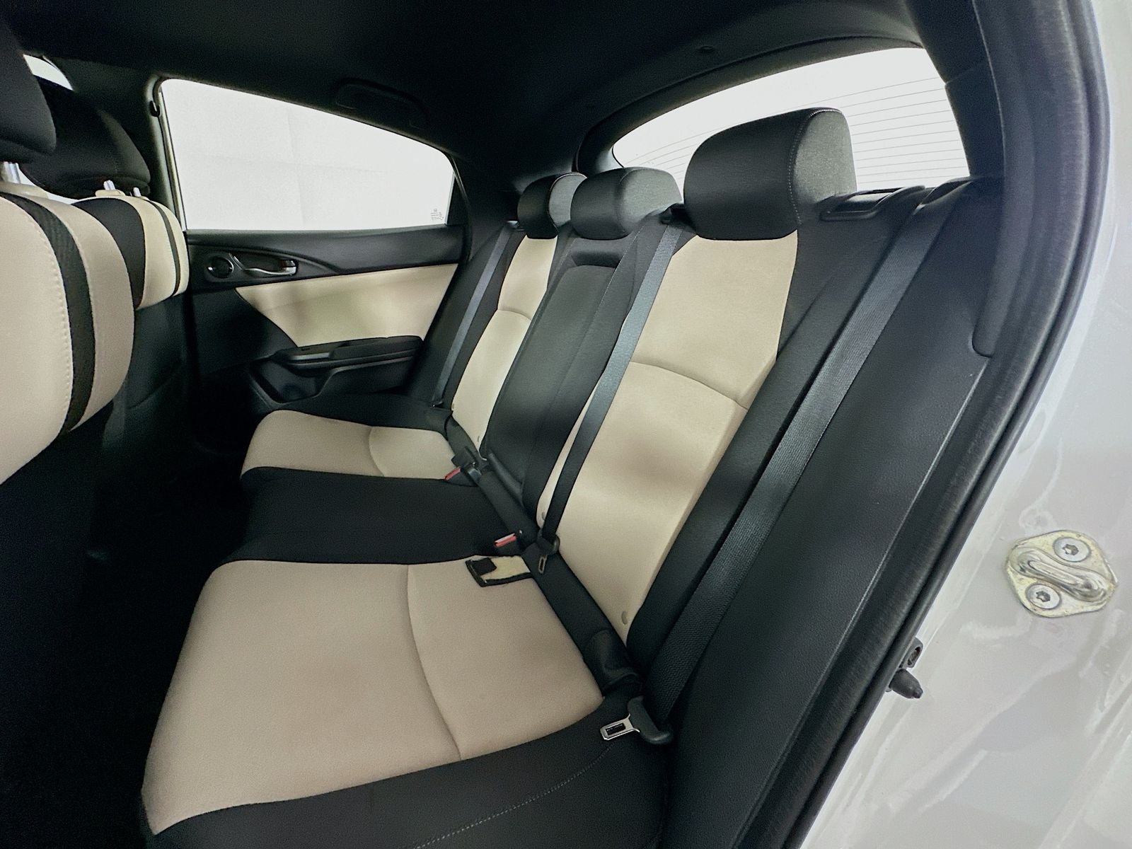 Used 2018 White Honda EX image 24