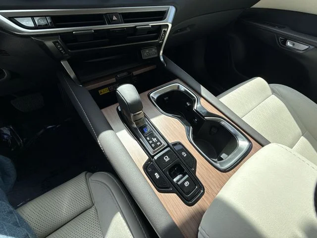 Used 2024  Lexus 350 Luxury image 21