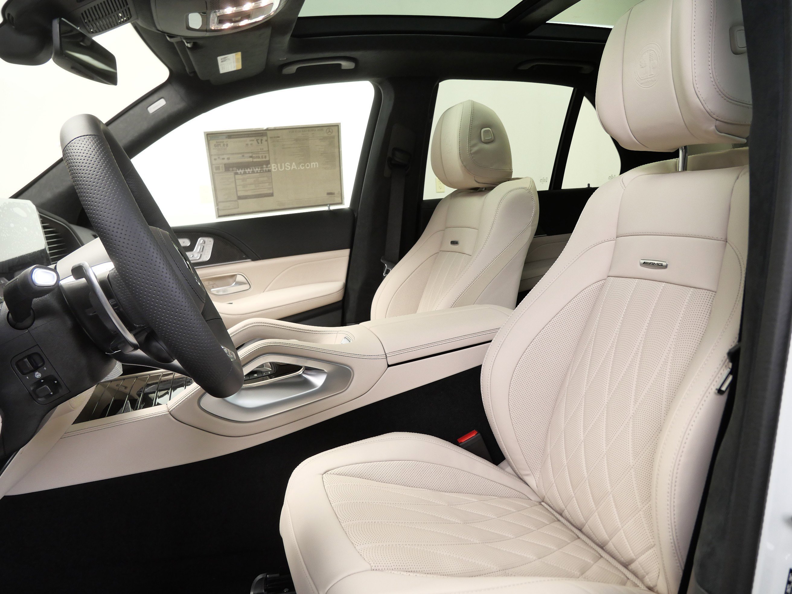 New 2026 MANUFAKTUR Moonlight White Metallic Mercedes-Benz AMG® GLE 63 S 4MATIC+ SUV image 8