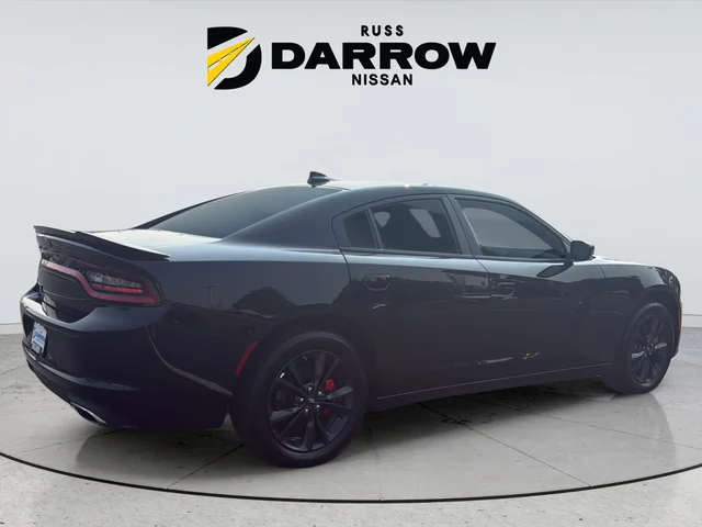 Used 2023 Black Dodge SXT image 5