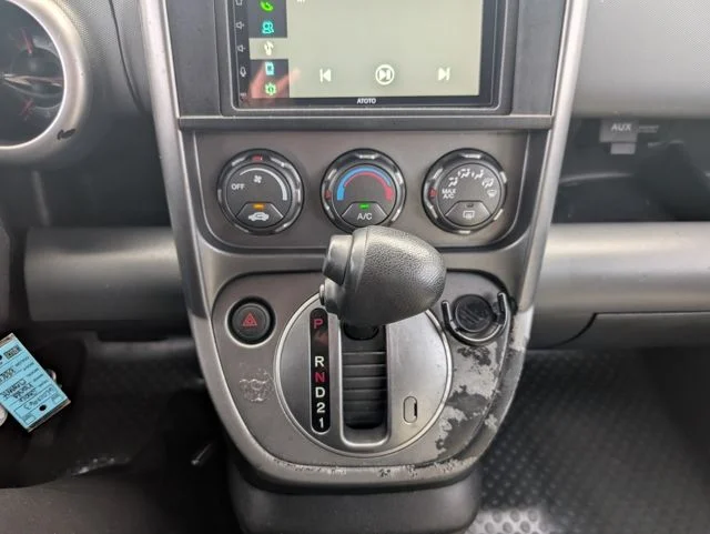 Used 2006 Black Honda EX-P image 13