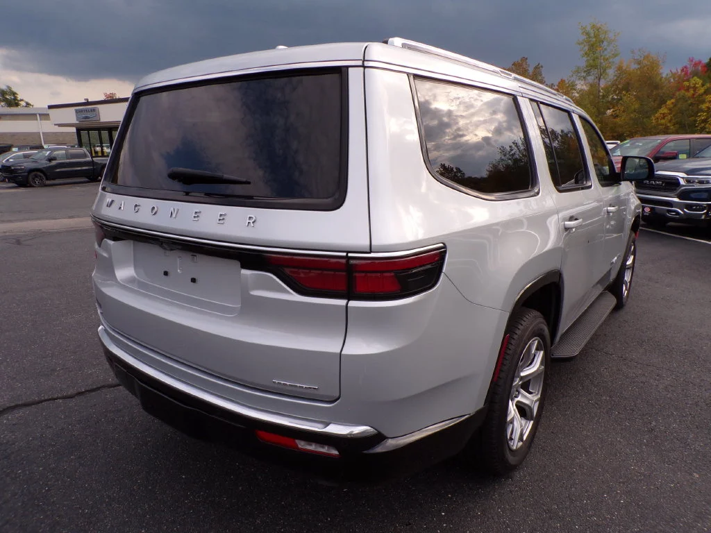 Used 2022 Silver Jeep Series II image 14