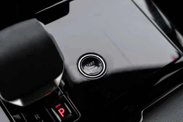 New 2026  Land Rover Dynamic SE image 24