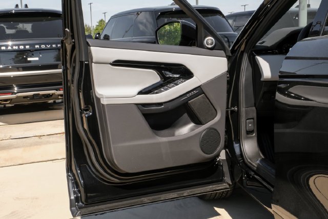 New 2026 Santorini Black Land Rover S image 45