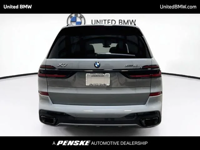 New 2027 Brooklyn Grey Metallic BMW X7 40i image 6