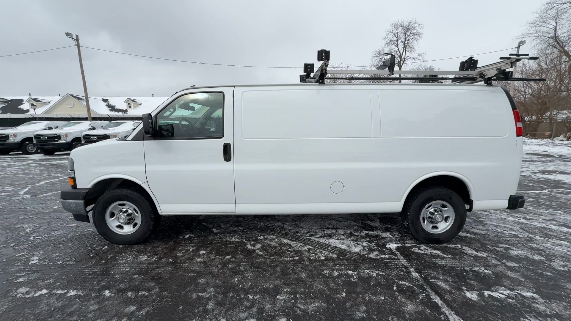 Used 2022 Summit White Chevrolet WT image 5