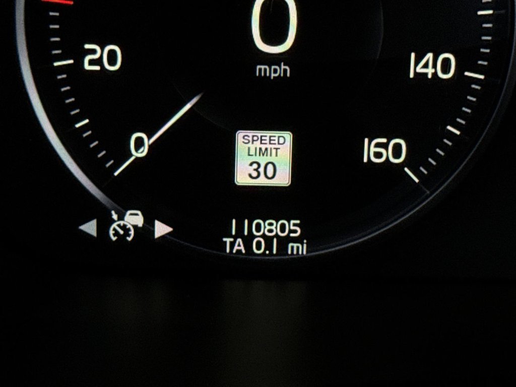 Used 2020 Gray Metallic Volvo T6 Momentum image 25
