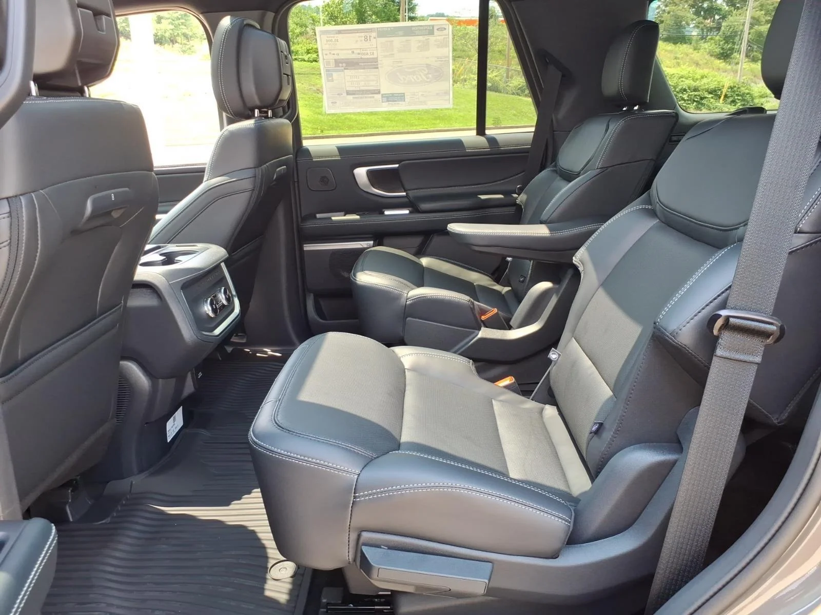 New 2027 Marsh Gray FORD Platinum image 6