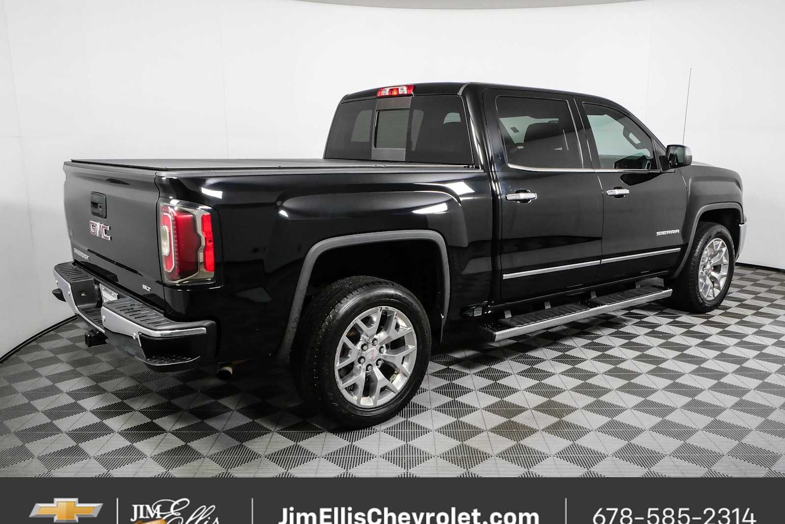 Used 2018 ONYX BLACK GMC SLT image 3