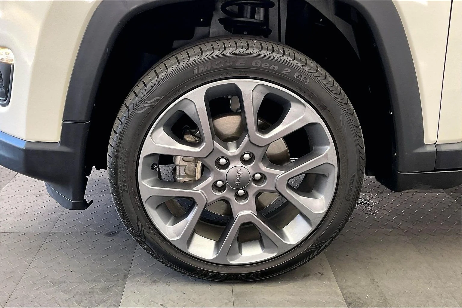 Used 2020 White Clearcoat Jeep High Altitude image 8