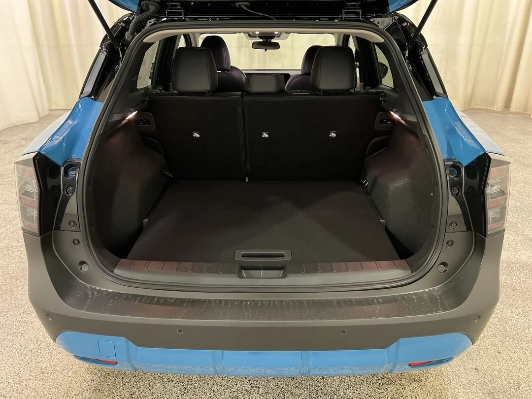 New 2026 Arctic Ice Blue Metallic / Super Black Two-tone Nissan SR image 16